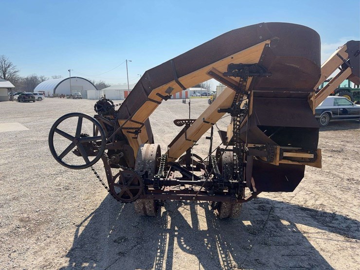 1926-john-deere-corn-picker-image-4