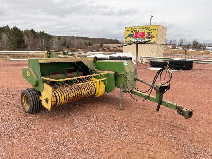 john-deere-336-image-1