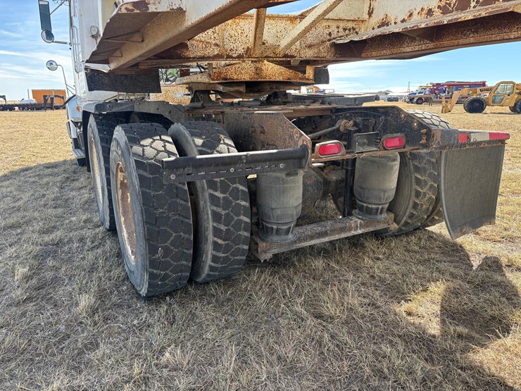 1996-volvo-aero-semi-image-6