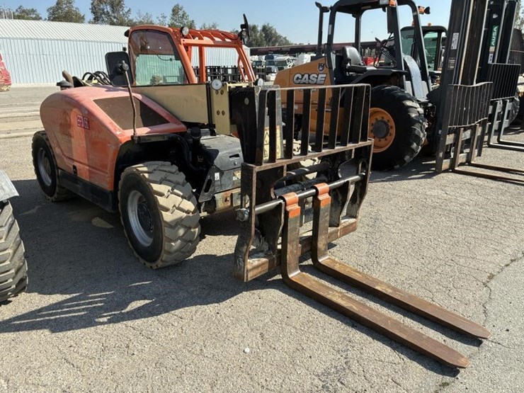 2015-jlg-g5-18a-image-2