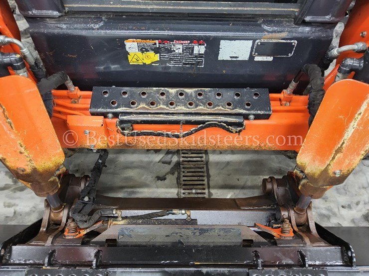 2019-kubota-svl95-2-skid-steer-loader-image-11