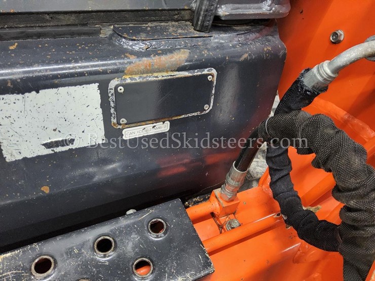2019-kubota-svl95-2-skid-steer-loader-image-29