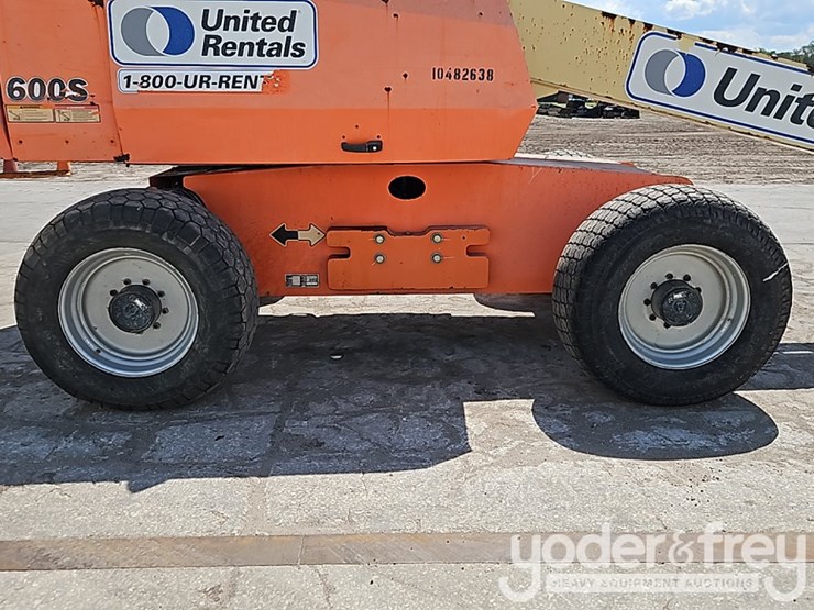 2016-jlg-600s-image-8