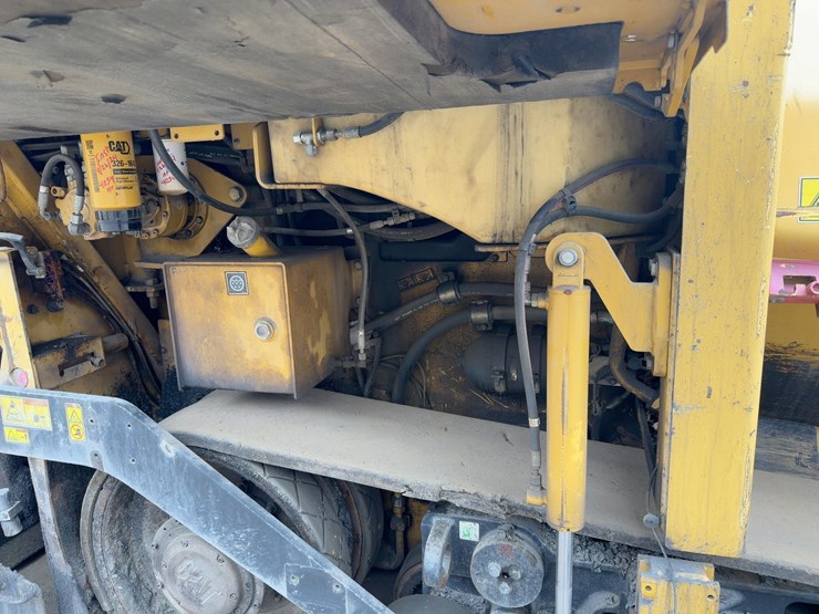 2010-caterpillar-ap-555e-image-16