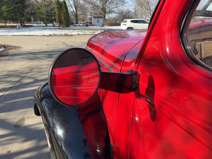 1937-international-d2-panel-truck-image-31