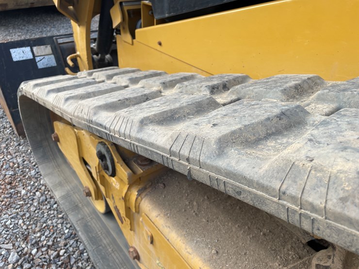 2017-caterpillar-259d-image-57