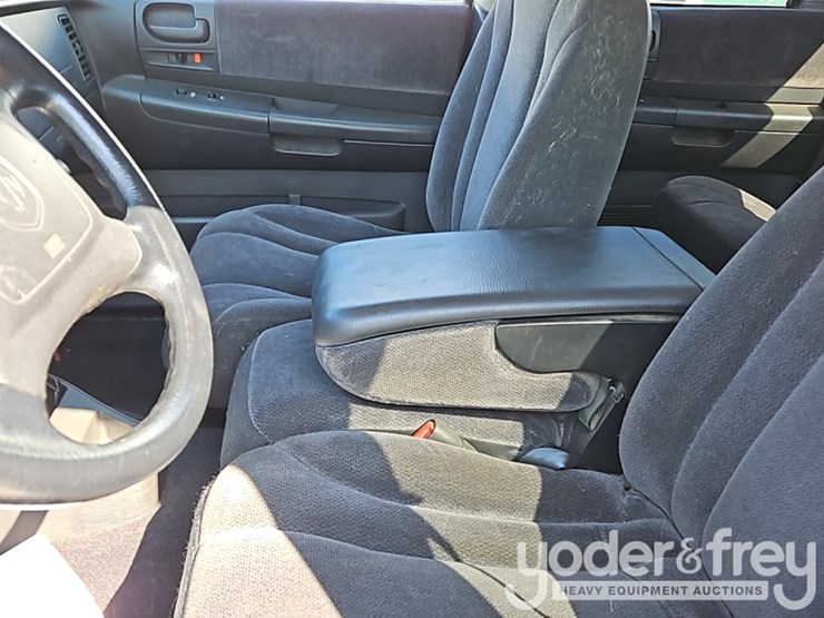 2001-dodge-dakota-sport-image-16