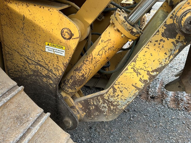 2015-caterpillar-d6t-lgp-image-54
