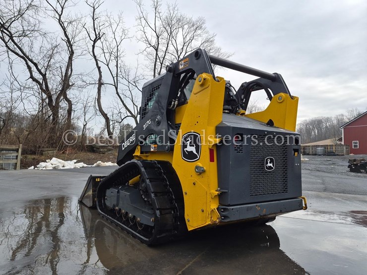 2024-deere-317g-image-4