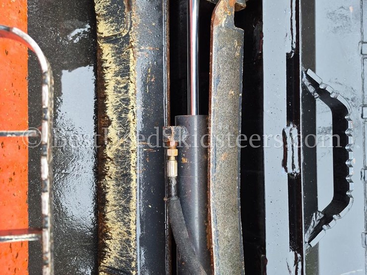 2013-kubota-svl90-2-image-16