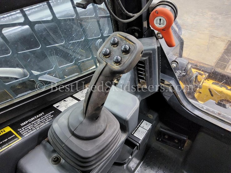 2023-deere-325g-image-34