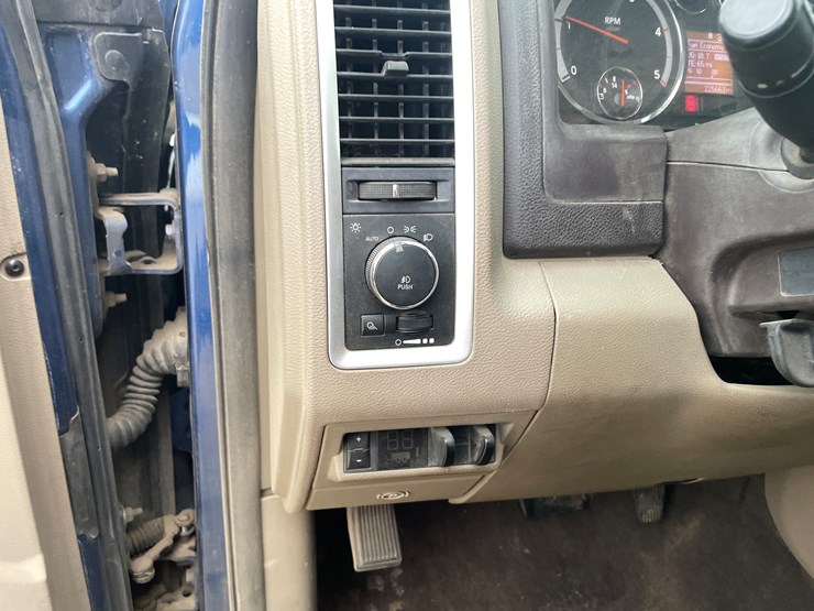 2011-dodge-ram-2500-image-45