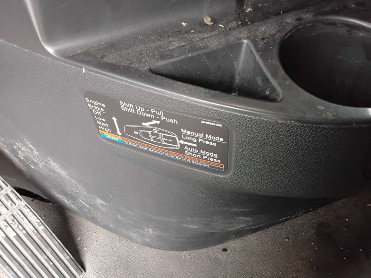 2019-freightliner-cascadia-pt126sl-3akjhhdr0kskl2228-mileage:-688348-image-10