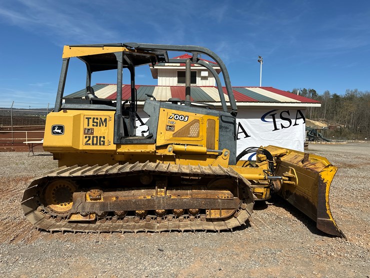 2006-deere-700j-image-6