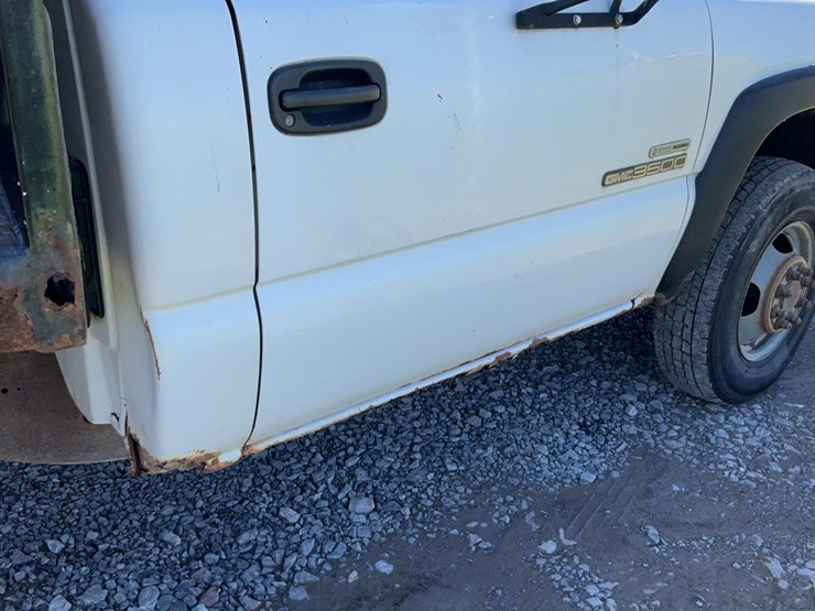 #501-•-2006-gmc-dump-truck-image-34