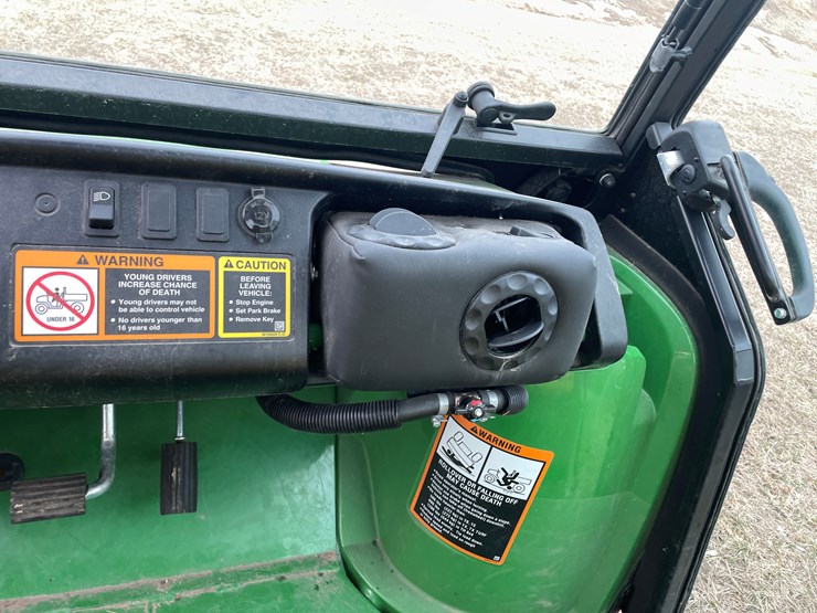 2013-john-deere-gator-image-20