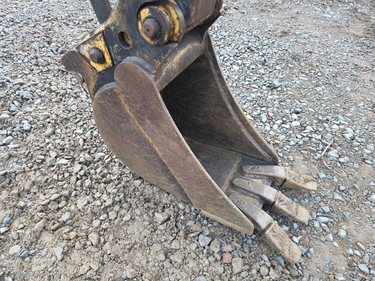 2020-deere-26g-image-10