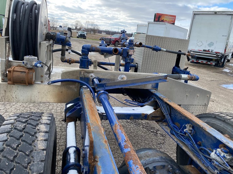 2012-kenworth-t370-image-17