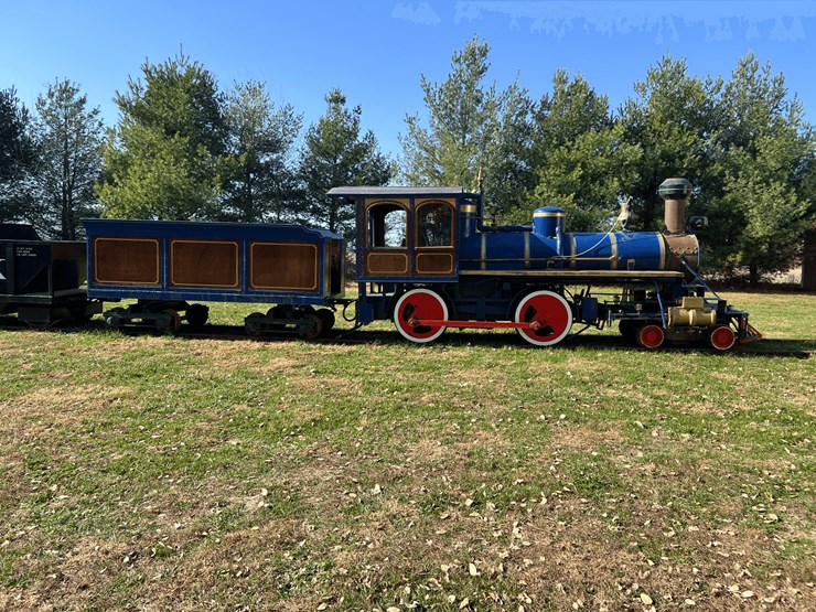 frick-steam-locomotive-with-track-image-11
