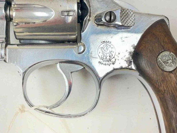 smith-&-wesson-revolver-image-5