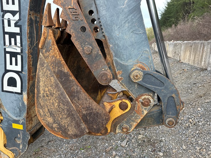 2011-deere-310sj-image-23