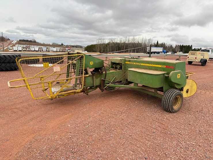 john-deere-336-image-2