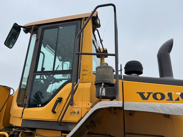 2007-volvo-l120f-image-12