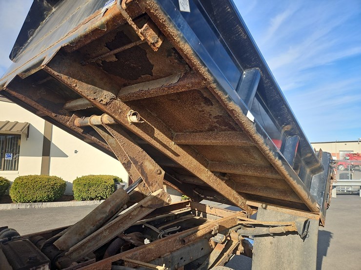 2014-ford-f550-xl-image-15