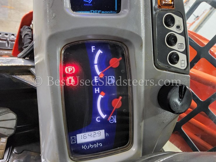 2023-kubota-svl97-2-image-33