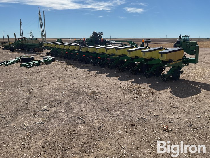 2014-john-deere-1720-image-5