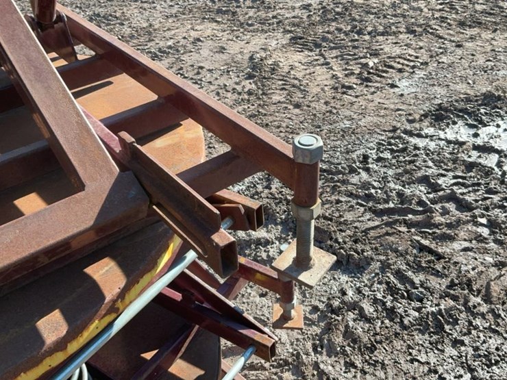 #209-•-pallet-lumber-stackers-image-7