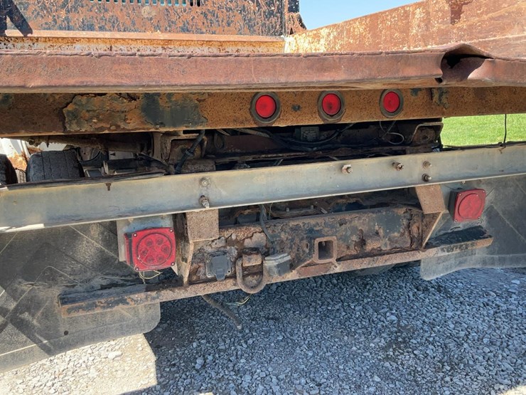 #501-•-2006-gmc-dump-truck-image-27