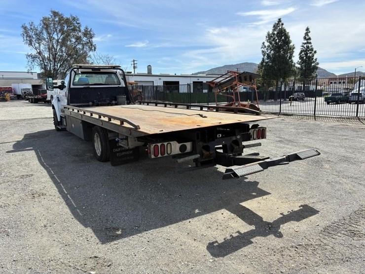 2016-ford-f650-sd-image-4