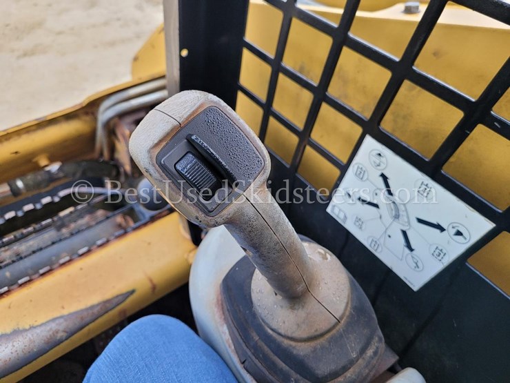 2012-caterpillar-257b3-image-15