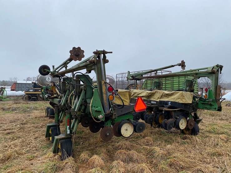 kinze-24-row-planter-image-59