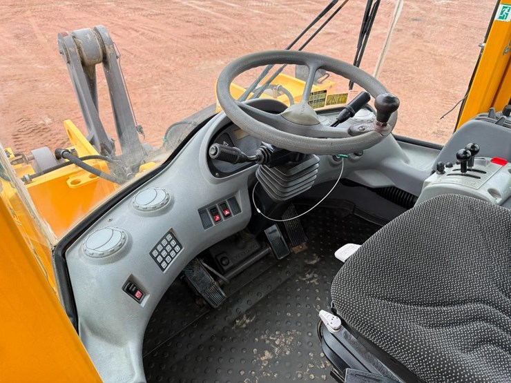 volvo-l120e-image-52