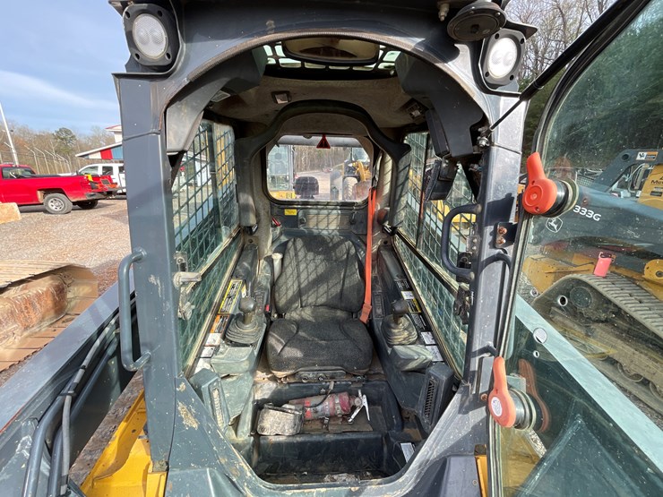 2019-deere-333g-image-41