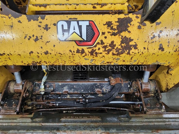 2020-caterpillar-299d3-image-19