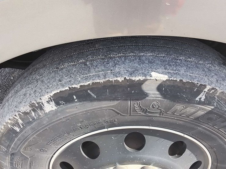 2020-freightliner-cascadia-126-image-51