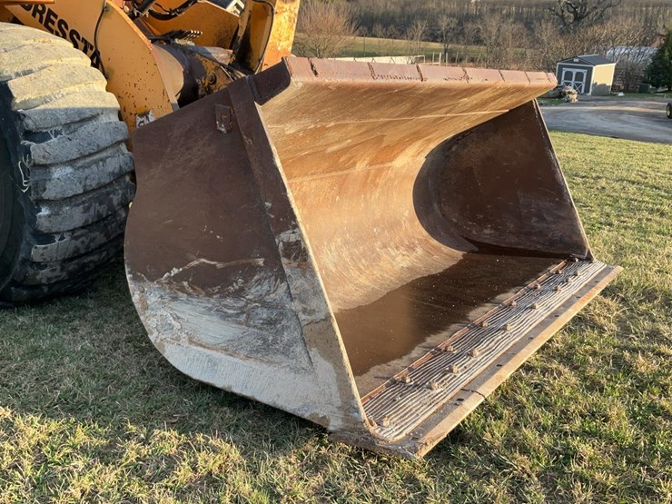 #300-•-2004-dressta-555b-wheel-loader-image-11