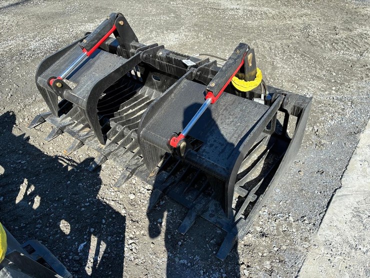 wildcat-80"-heavy-duty-skid-steer-skeleton-grapple-image-4