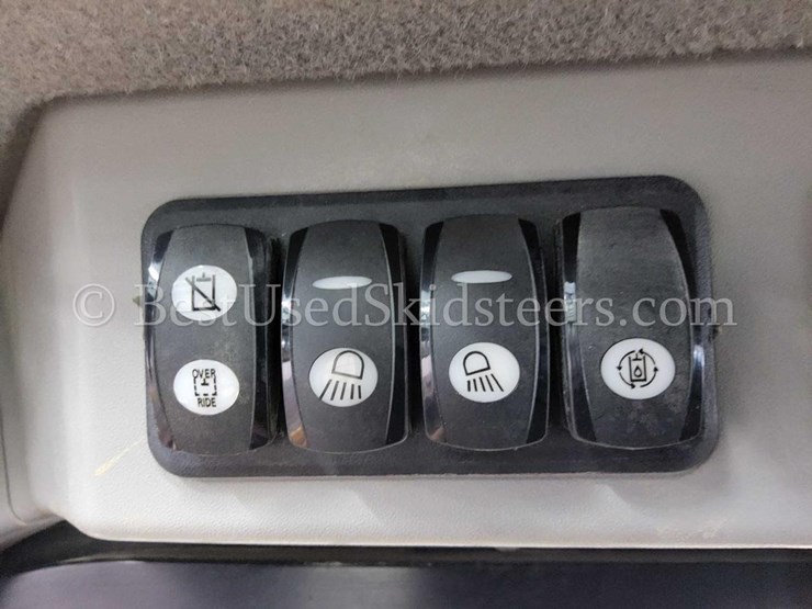 2015-caterpillar-279d-image-25