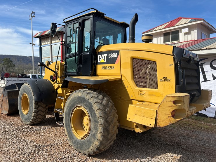 2016-caterpillar-938m-image-3