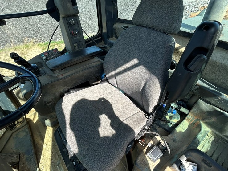 2010-deere-544k-image-70