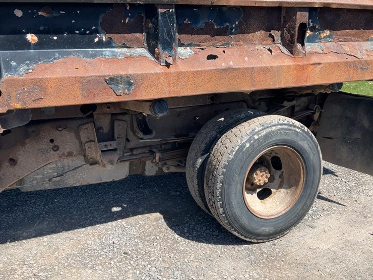 #501-•-2006-gmc-dump-truck-image-22