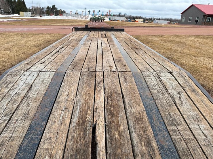 #193-•-lot-193-image-33