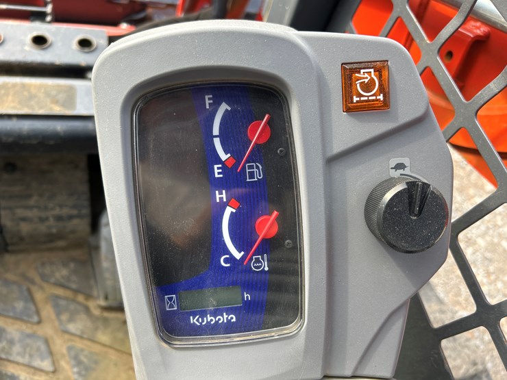 2023-kubota-svl65-2-image-51