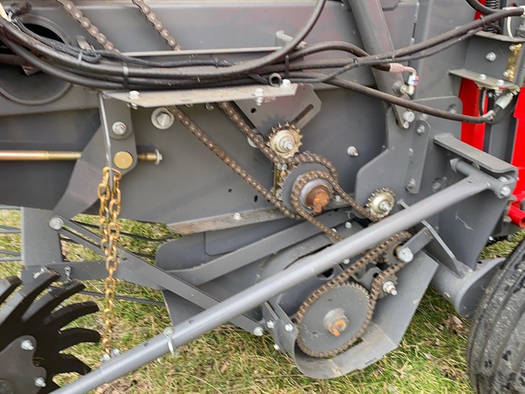 2024-massey-ferguson-1745d-image-40