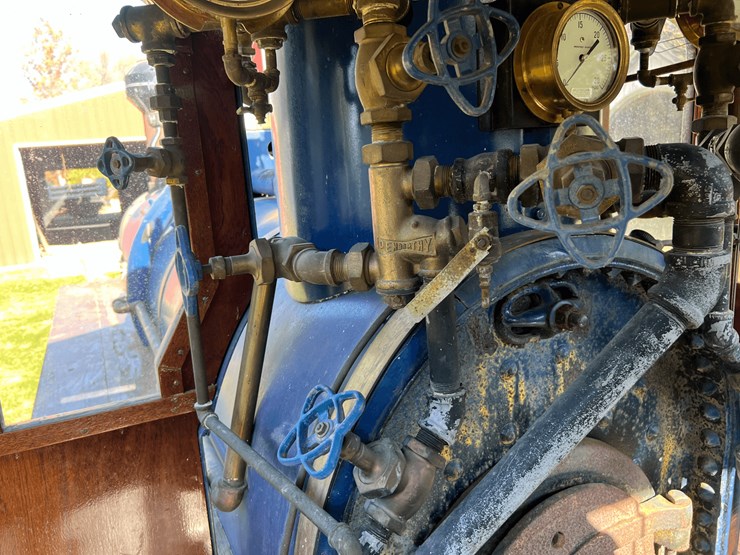 frick-steam-locomotive-with-track-image-140