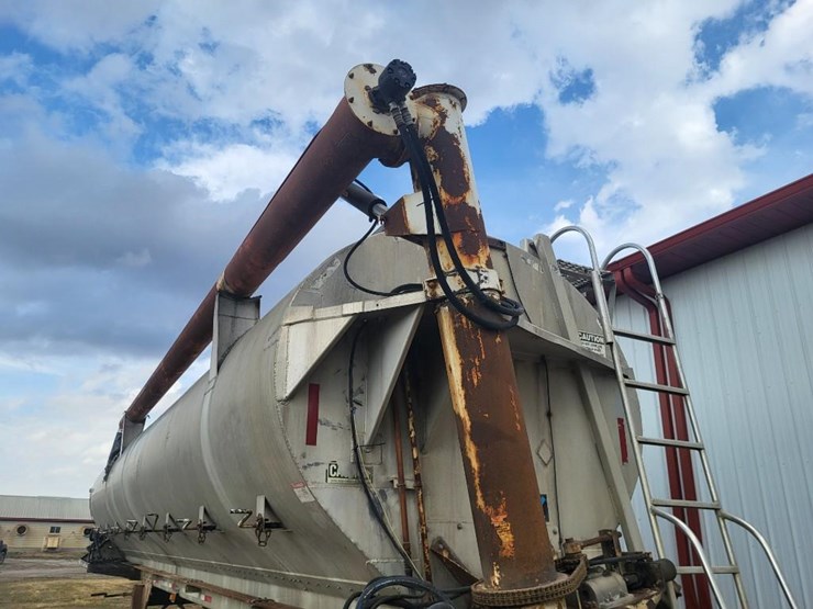 1996-warren-tandem-axle-feed-semi-trailer-image-25